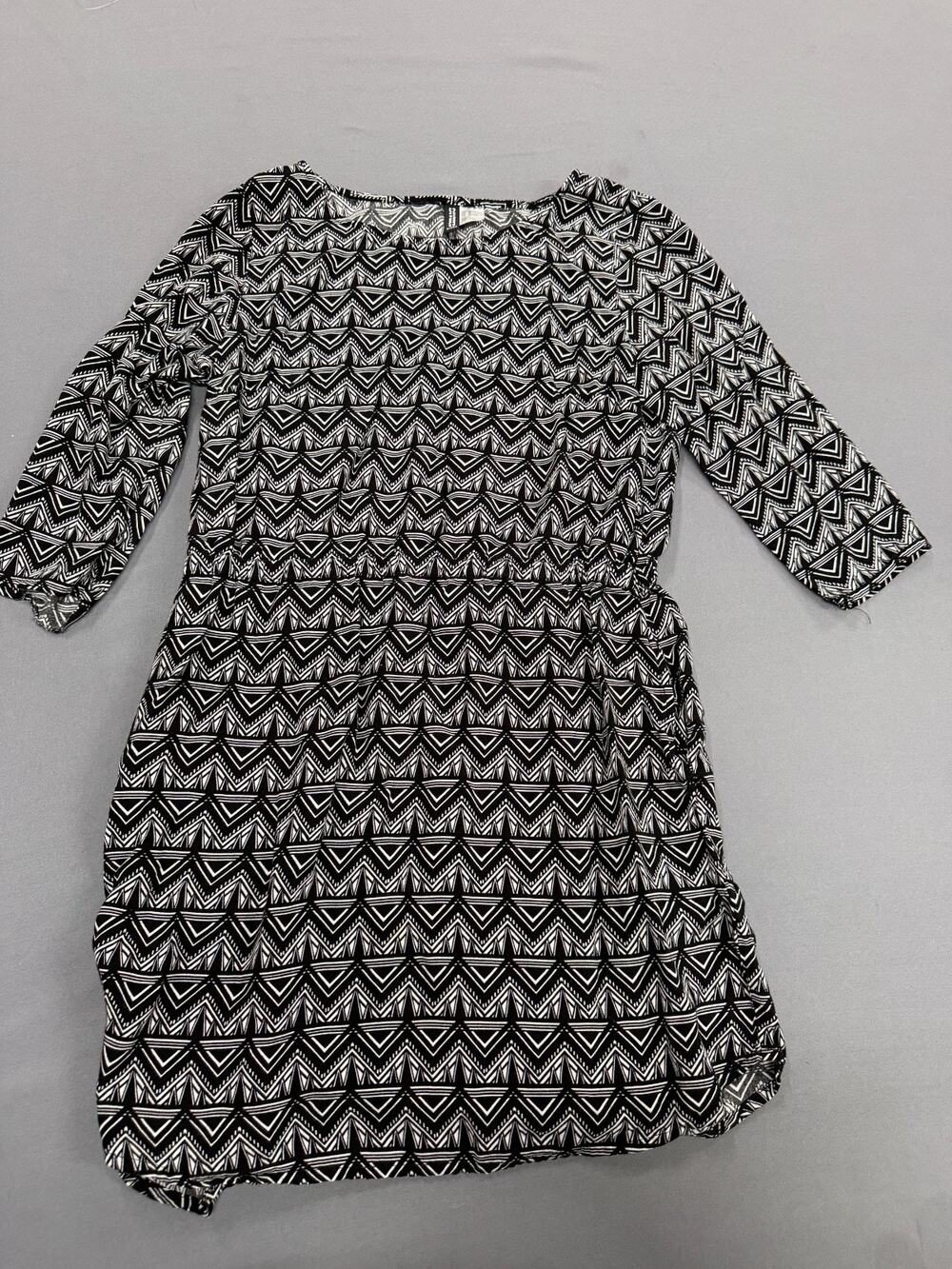 H&M Divided Women's Black White Geometric Print Midi Dress Size 10